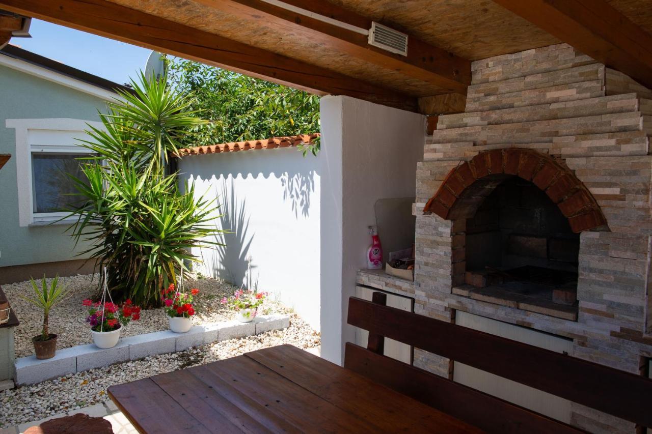 מדולין Holiday Home Petrovic מראה חיצוני תמונה