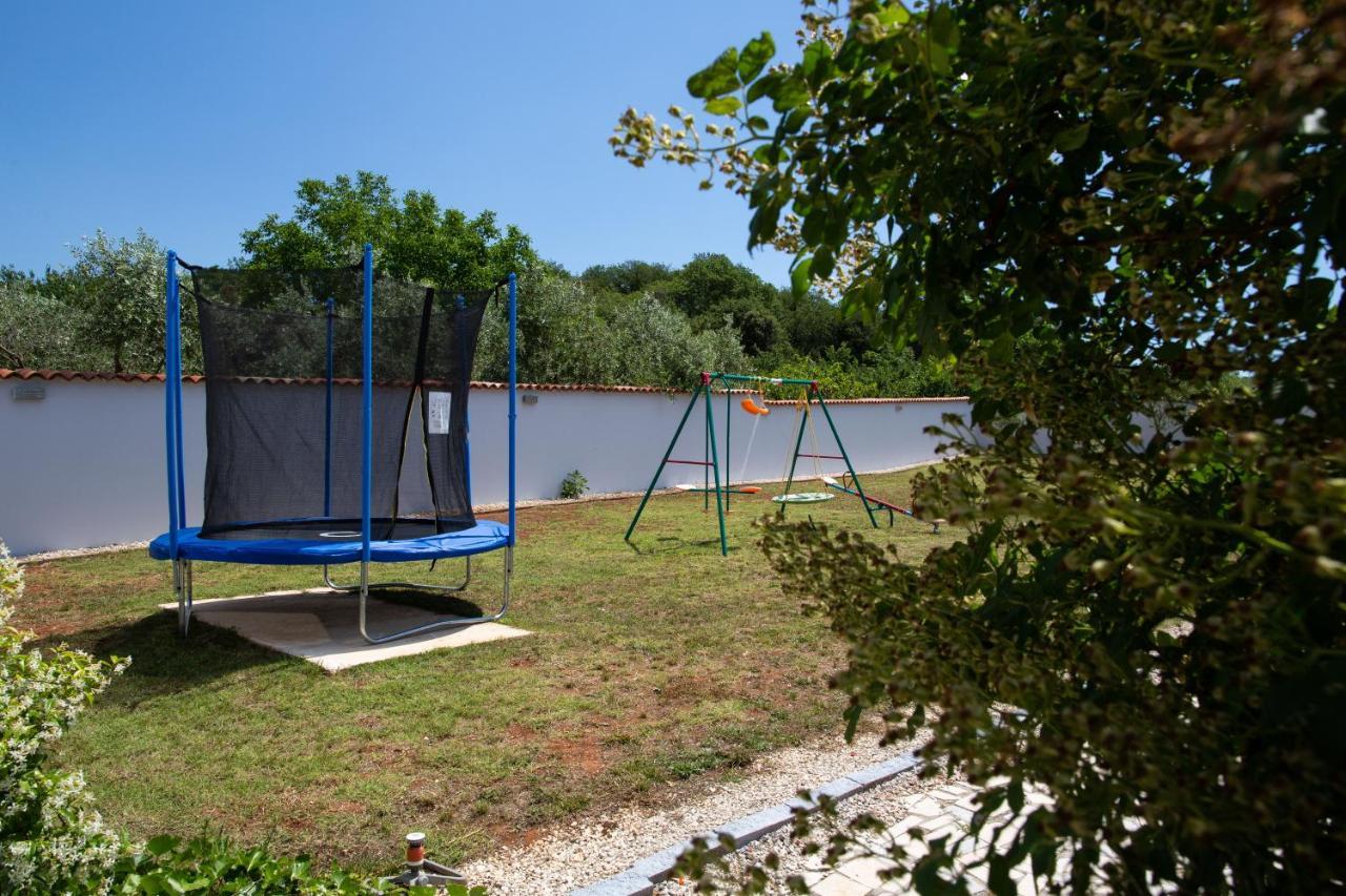 מדולין Holiday Home Petrovic מראה חיצוני תמונה