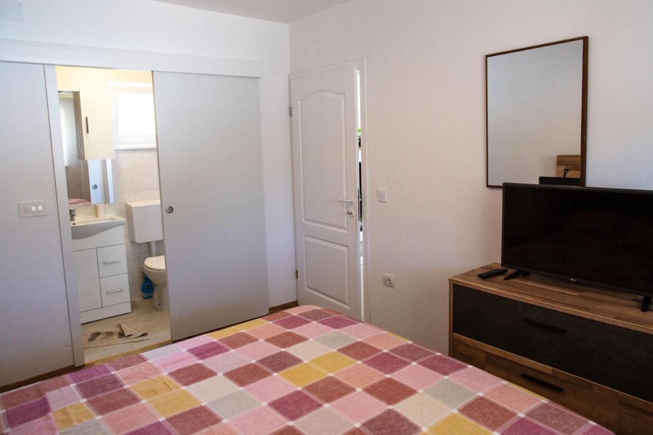 מדולין Holiday Home Petrovic מראה חיצוני תמונה