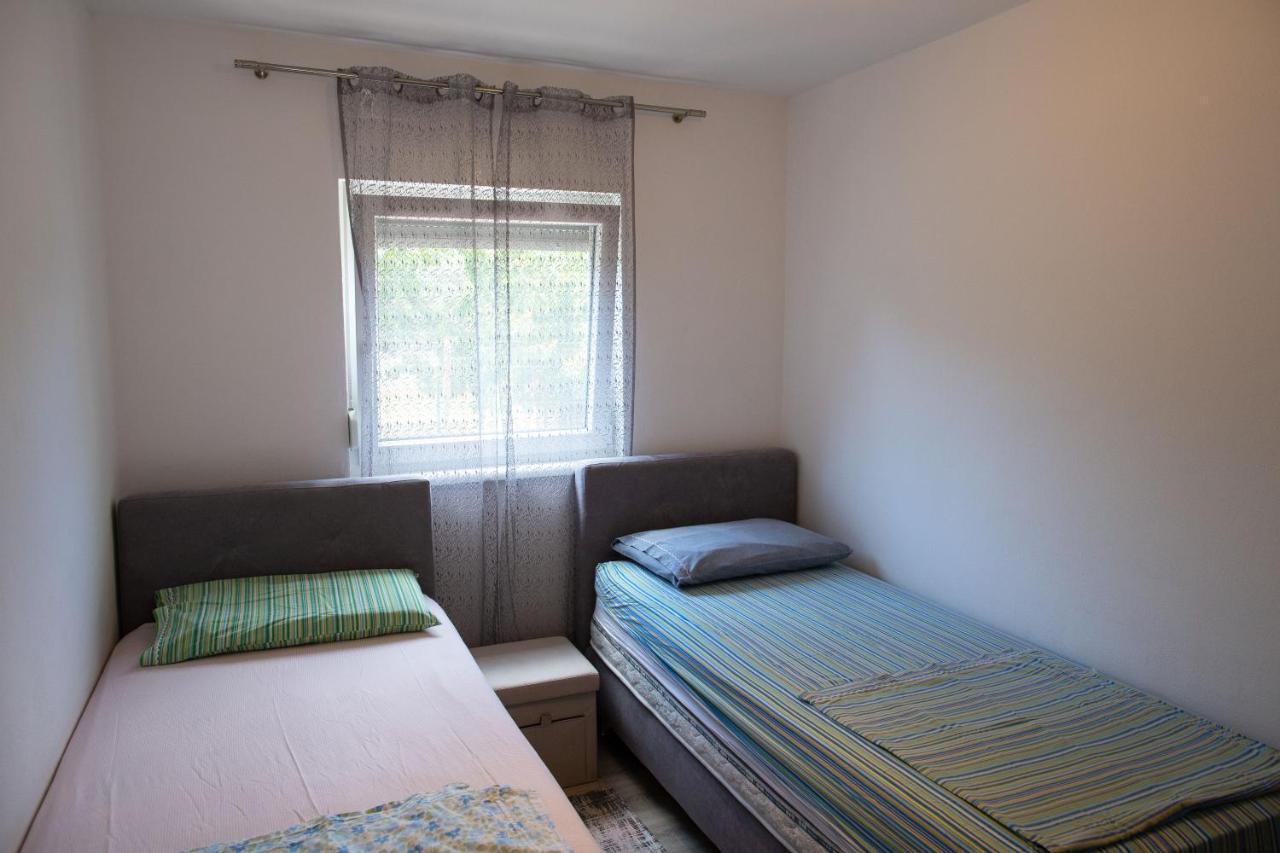 מדולין Holiday Home Petrovic מראה חיצוני תמונה