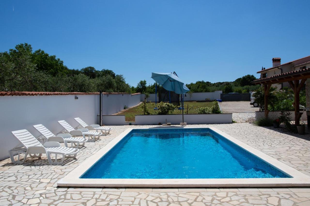 מדולין Holiday Home Petrovic מראה חיצוני תמונה