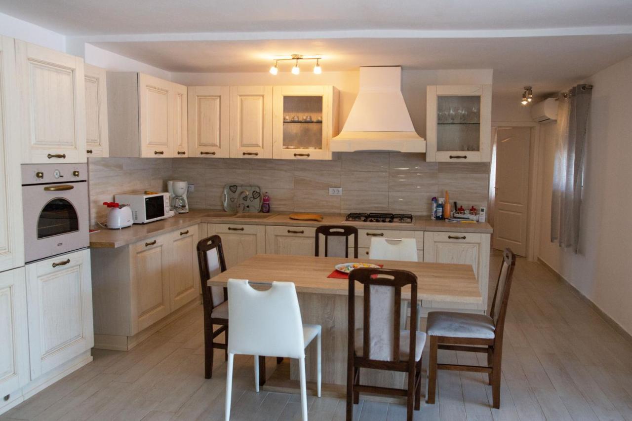 מדולין Holiday Home Petrovic מראה חיצוני תמונה