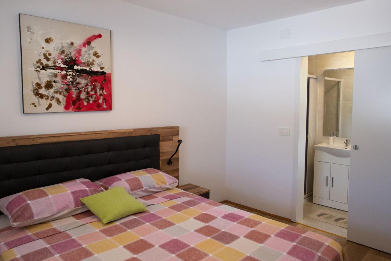 מדולין Holiday Home Petrovic מראה חיצוני תמונה