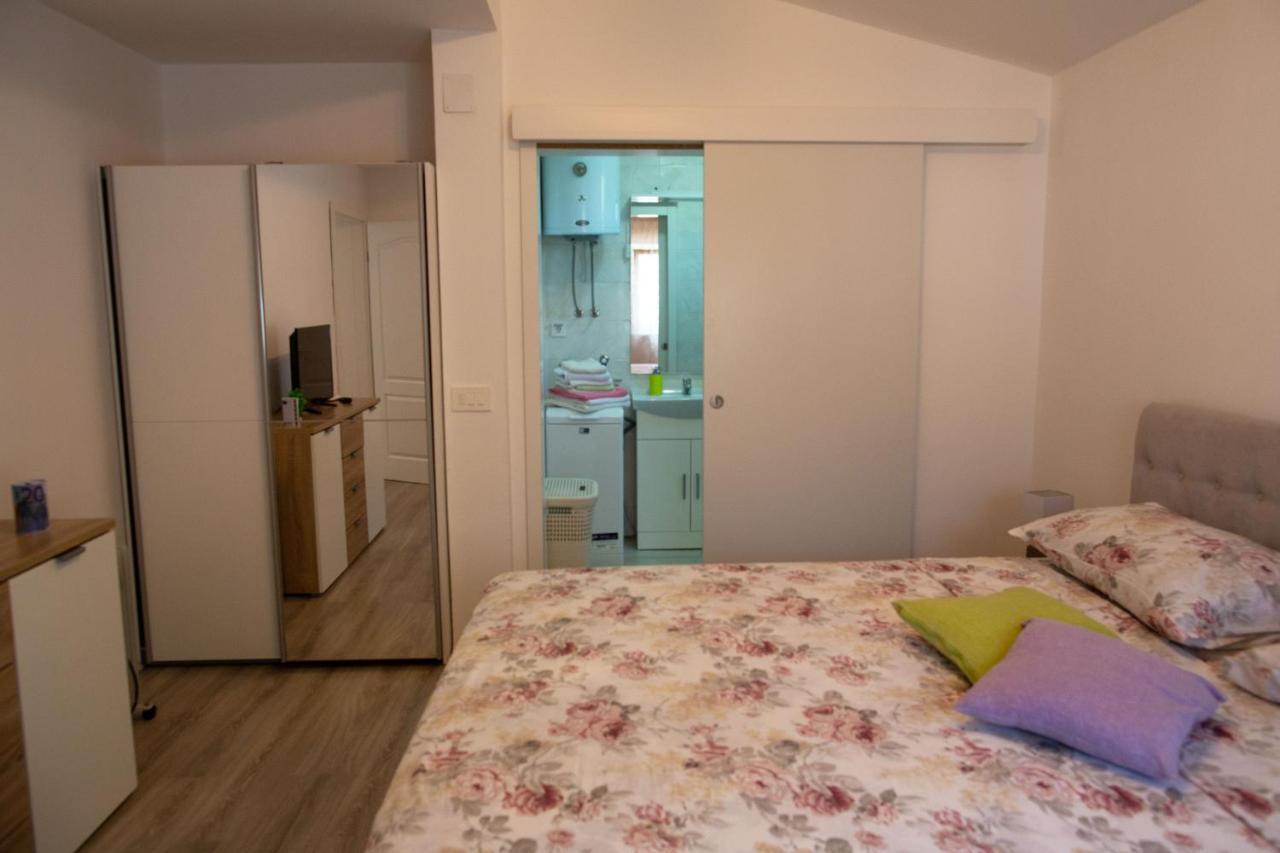 מדולין Holiday Home Petrovic מראה חיצוני תמונה