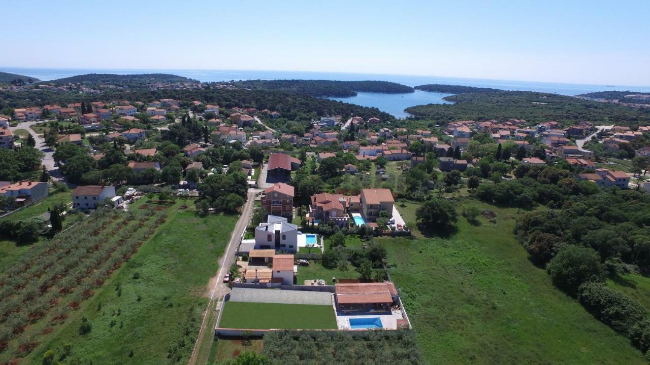מדולין Holiday Home Petrovic מראה חיצוני תמונה